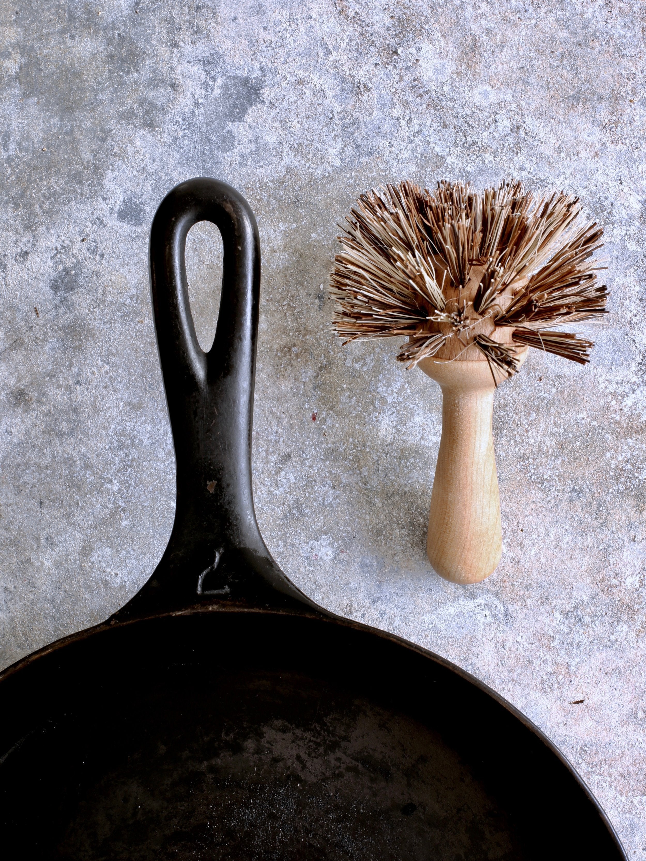 Pot Scrubber with Long Handle