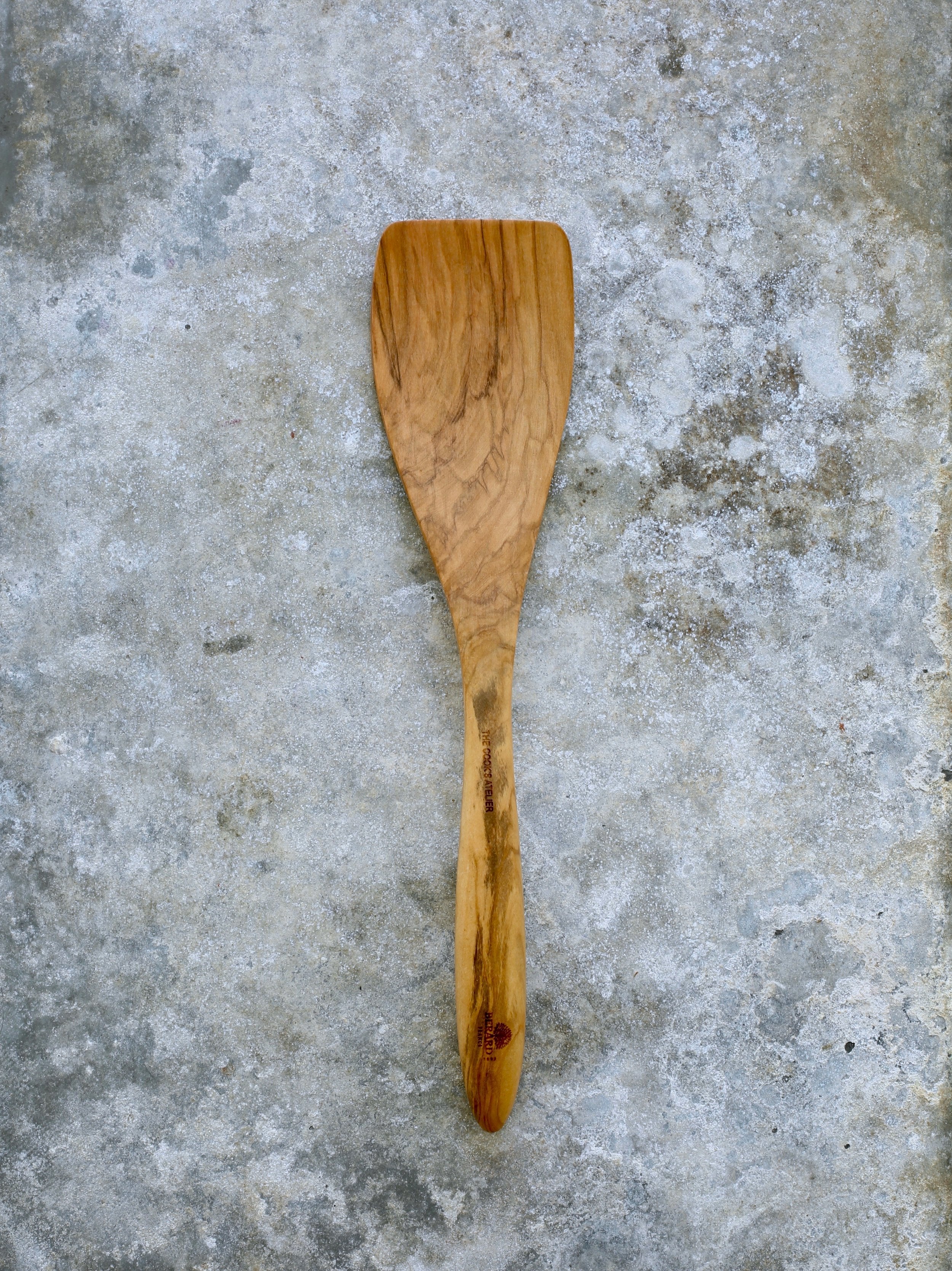 Curved Spatula in Olive Wood