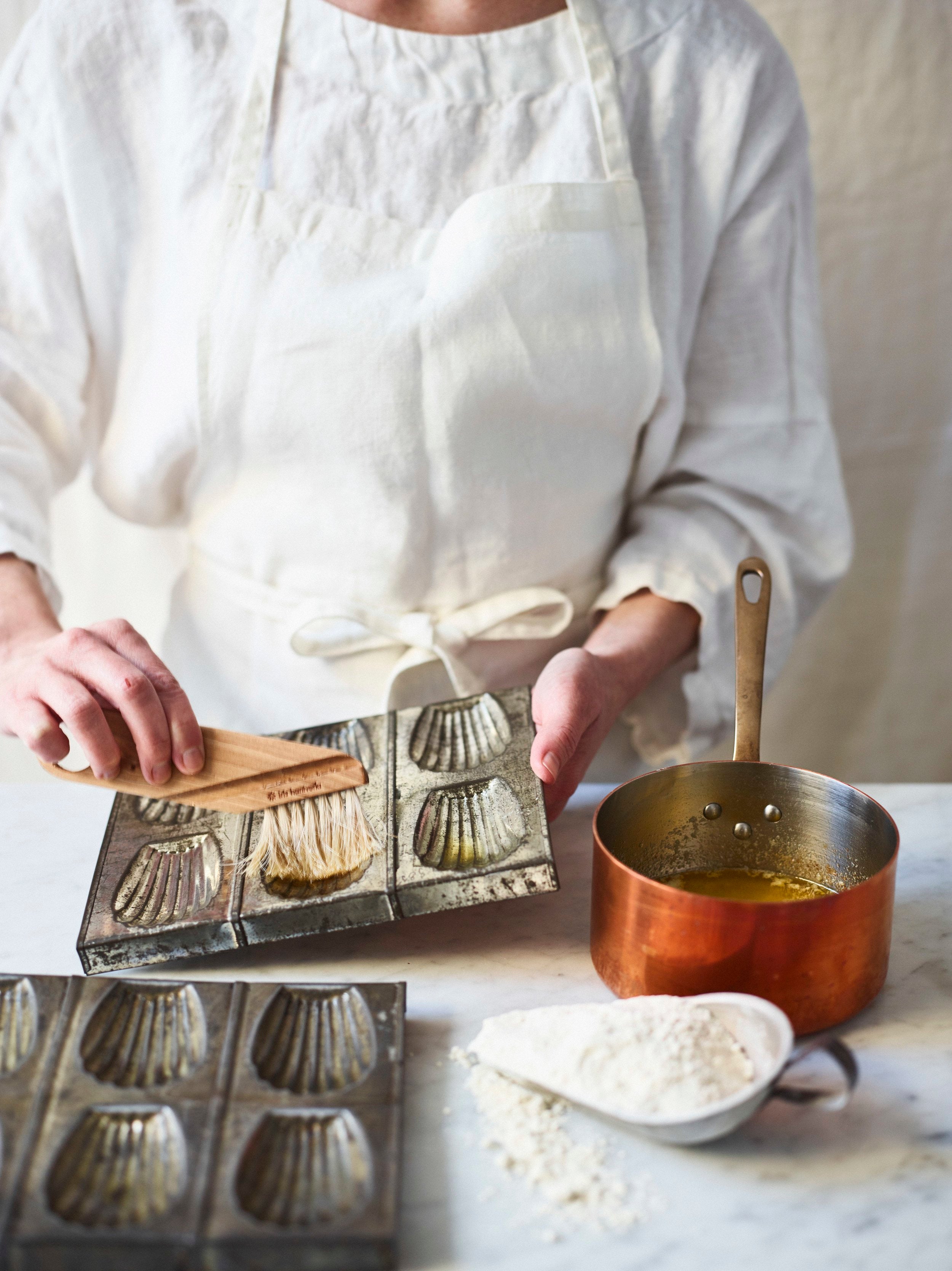 Curved Pastry Brush